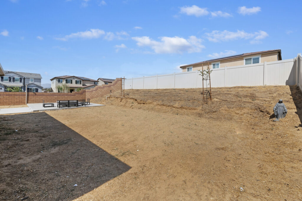 Side yard on the corner lot