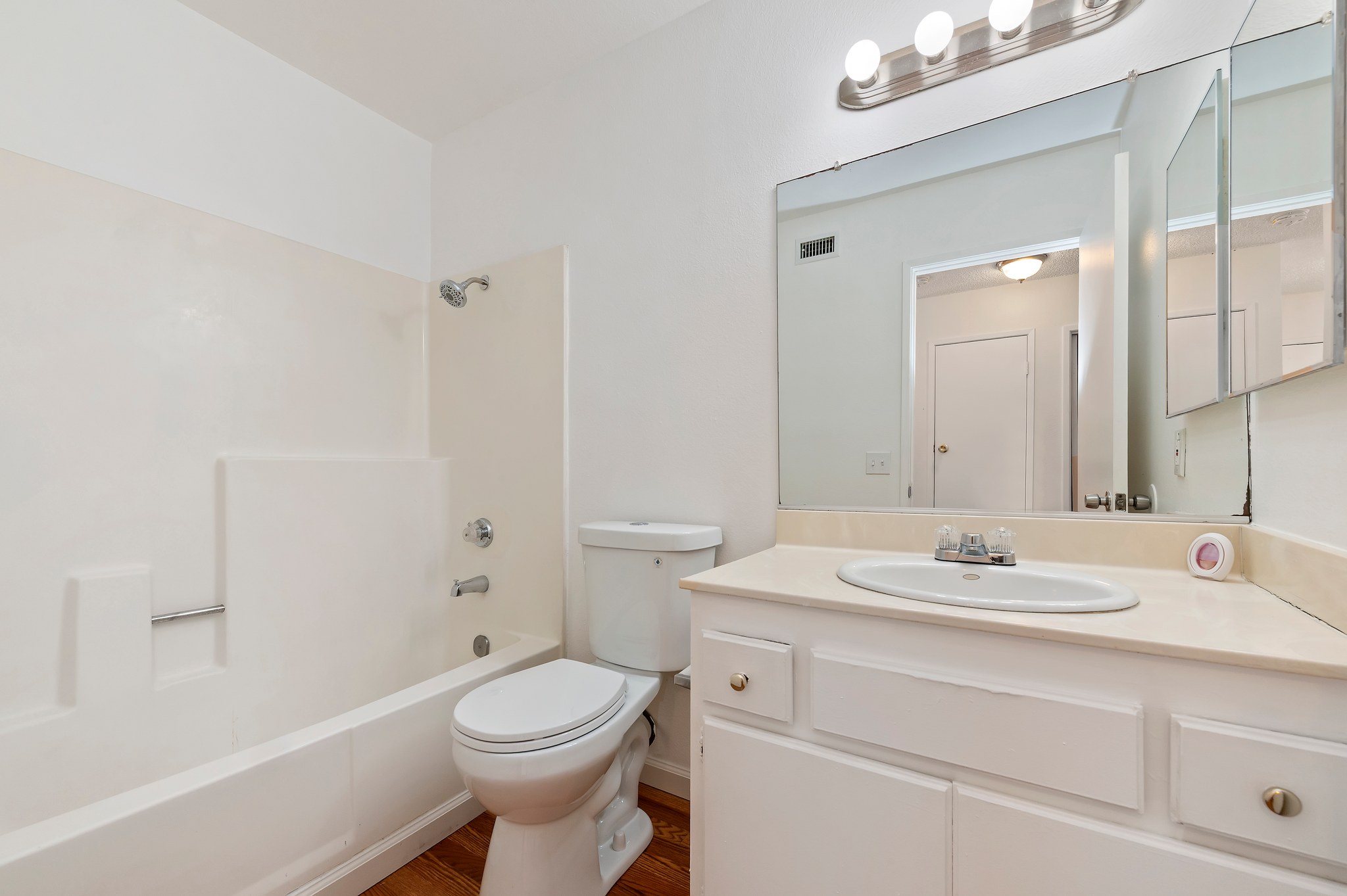 Bathroom with tub and vanity | 14927 Wintergreen St, Moreno Valley