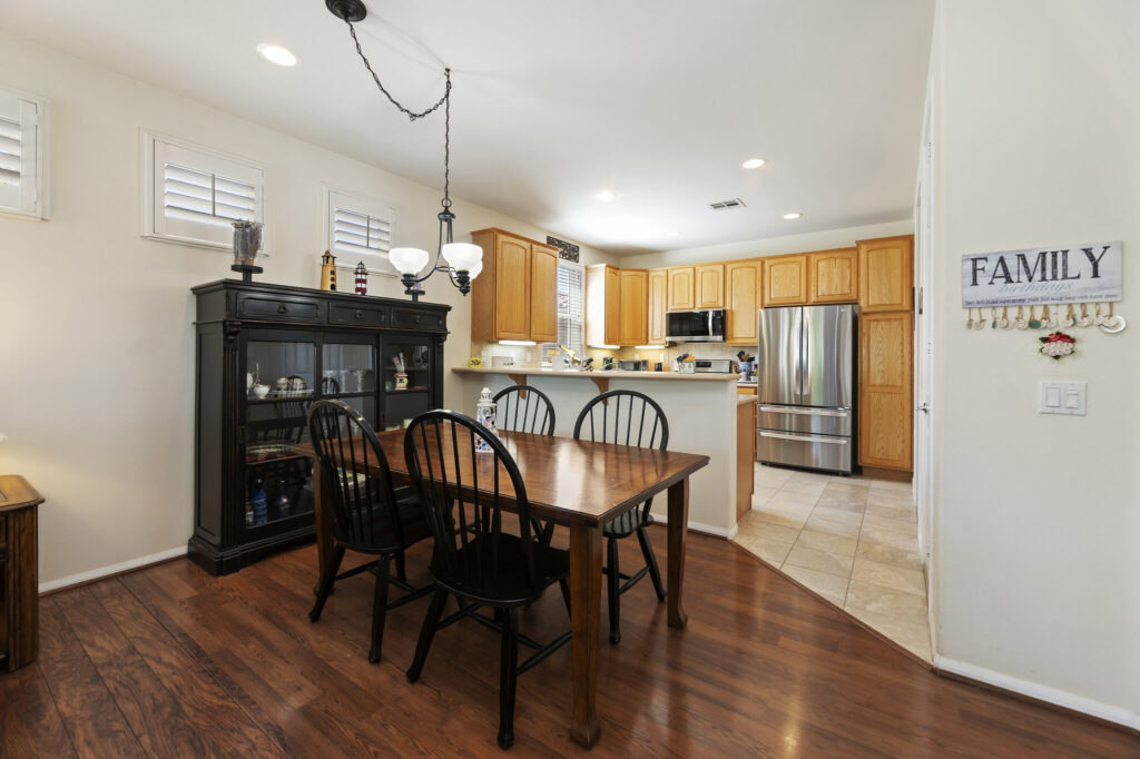 1142 Wisteria Way, Beaumont — dining area next to the kitchen