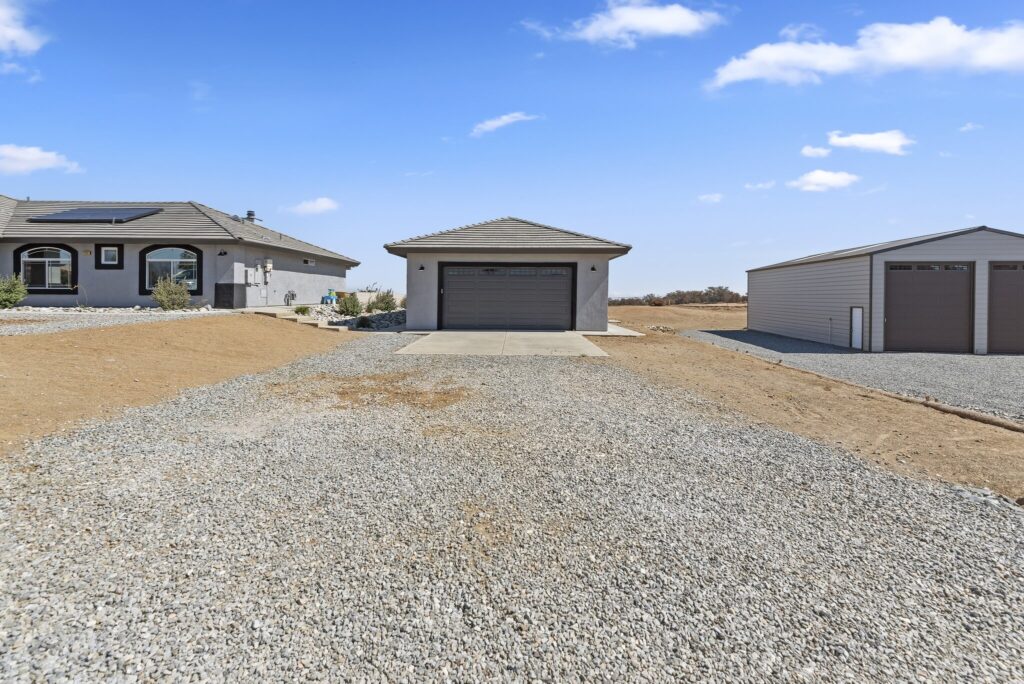 7122 Braceo St, Oak Hills — detached two-car garage and RV garage workshop